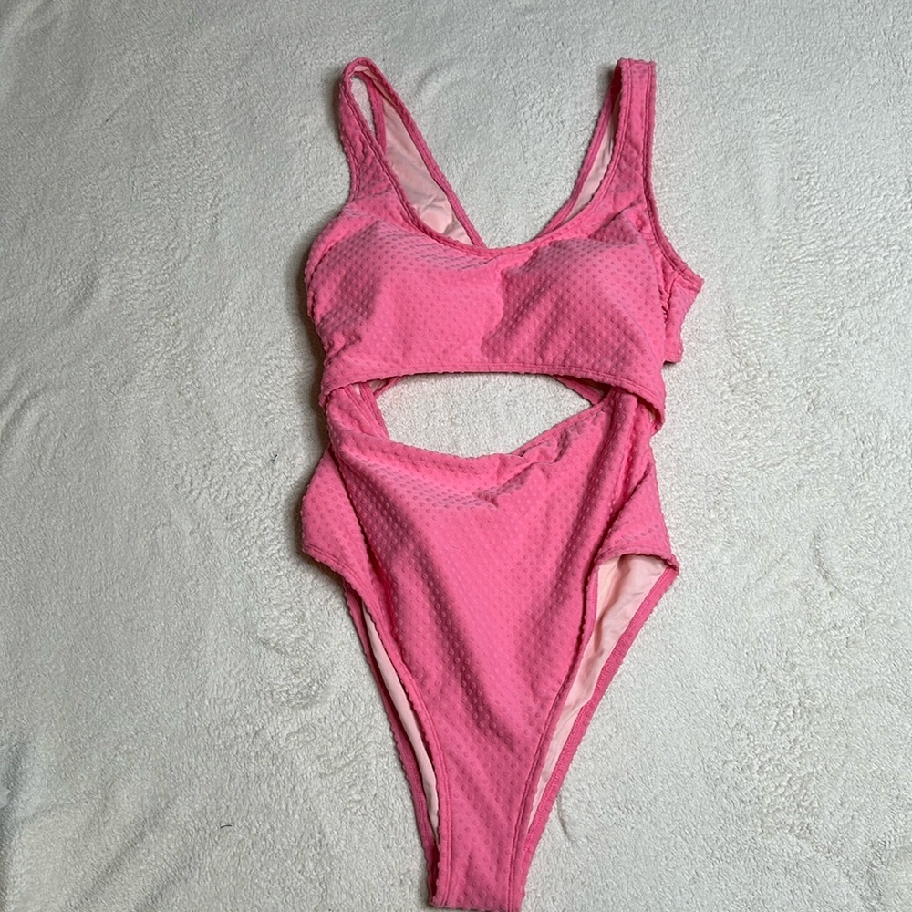 New!! Pink monokini textured, one piece‎ swimsuit Size 16/18